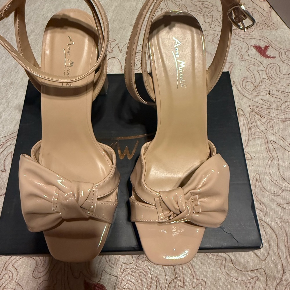 Michele Women's Nude Bow Heels